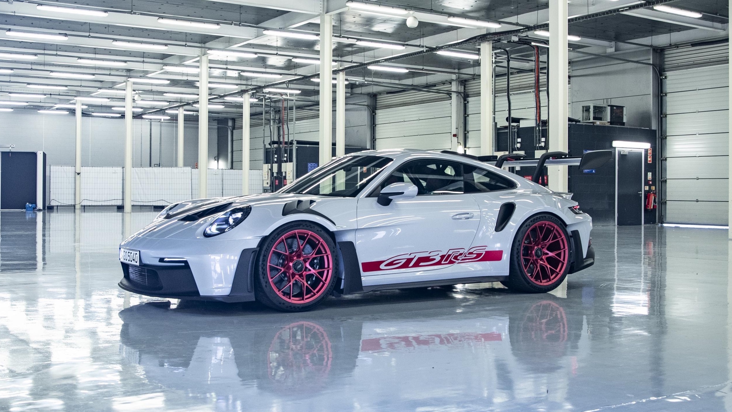 Listino Porsche 911 GT3 RS prezzo scheda tecnica velocità Veloce